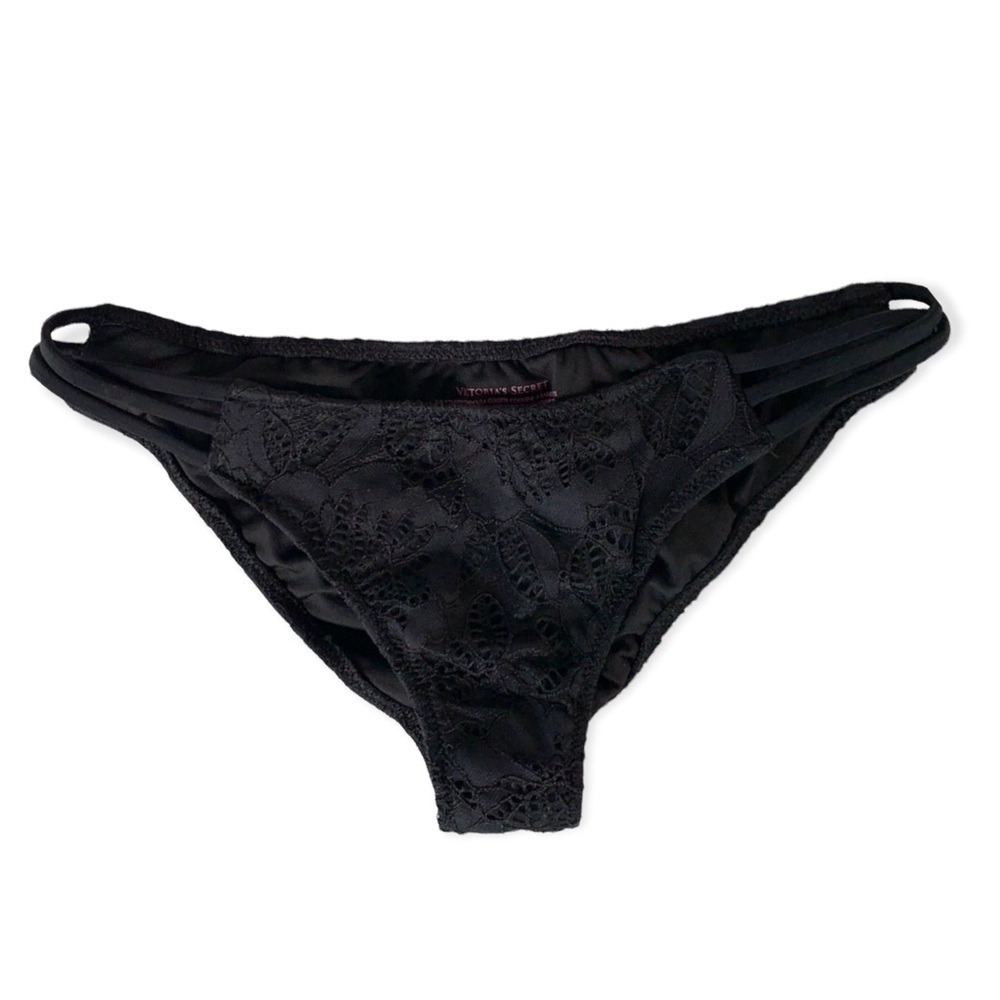 Victoria’s Secret bikini bottom/the strappy cheeky